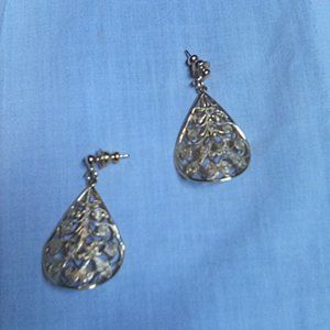 Vintage Golden Leaf like Earrings
